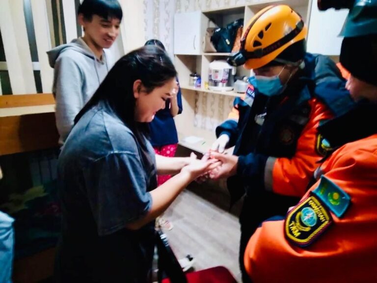 САҚИНА САУСАҒЫНАН АЙЫРА ЖАЗДАДЫ
