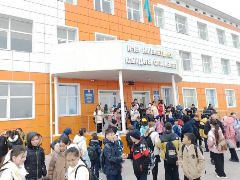 ОБЛЫСТЫҚ ЖҰМЫСШЫ ТОП КЕНТ ОРТАЛЫҒЫНДАҒЫ БІЛІМ ҰЙЫМДАРЫН АРАЛАДЫ