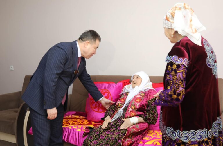 ҚОЖАНИЯЗОВ ҒАСЫР ЖАСАҒАН ҚАРИЯҒА ҚҰРМЕТ КӨРСЕТТІ