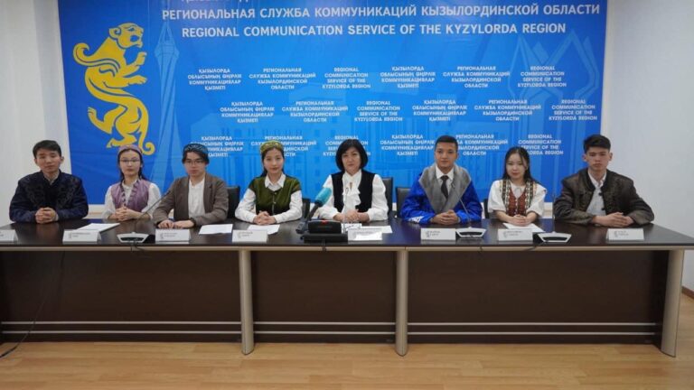 БІЛІМ БӘСЕКЕСІНДЕ ОЗА ШАПҚАН ҚЫЗЫЛОРДАЛЫҚ ОҚУШЫЛАР