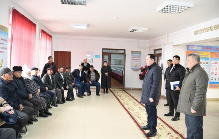 АУДАН ӘКІМІ ҮШ АУЫЛДЫҢ ХАЛҚЫМЕН КЕЗДЕСТІ