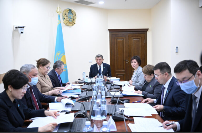 ҚОЛЖЕТІМДІ МЕДИЦИНАЛЫҚ КӨМЕК МӘСЕЛЕСІ ТАЛҚЫЛАНДЫ