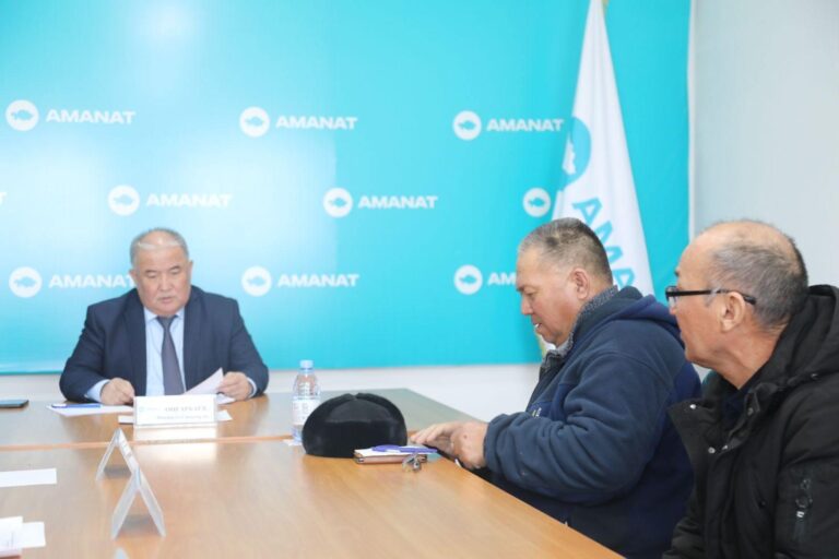 АУДАН ӘКІМІ ТҰРҒЫНДАРДЫ ҚАБЫЛДАДЫ