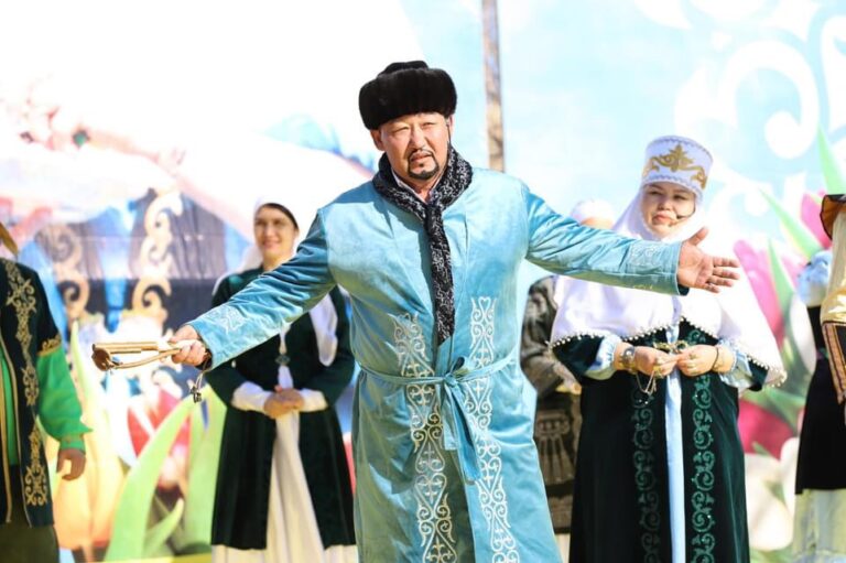 ЖАЛАҒАШТА «КӨНЕ ДӘСТҮР КҮМБЕЗІ» АТТЫ ҰЛТТЫҚ ДӘСТҮРЛЕР ФЕСТИВАЛІ БАСТАЛДЫ