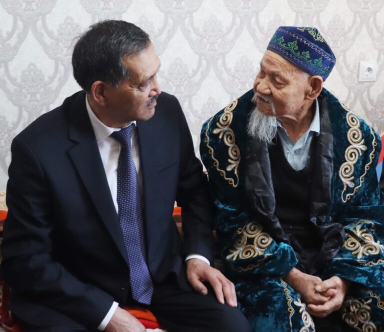 АМАЛ МЕРЕКЕСІНДЕ ҚАРИЯЛАРҒА ҚҰРМЕТ КӨРСЕТІЛДІ