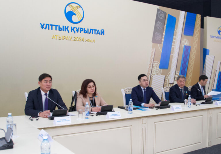 АТЫРАУДА ҰЛТТЫҚ ҚҰРЫЛТАЙ ӨТІП ЖАТЫР