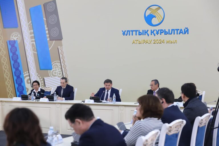 ҰЛТТЫҚ ҚҰРЫЛТАЙДА БІЛІМ ЖӘНЕ ҒЫЛЫМ САЛАСЫНДАҒЫ МАҢЫЗДЫ МӘСЕЛЕЛЕР ТАЛҚЫЛАНДЫ