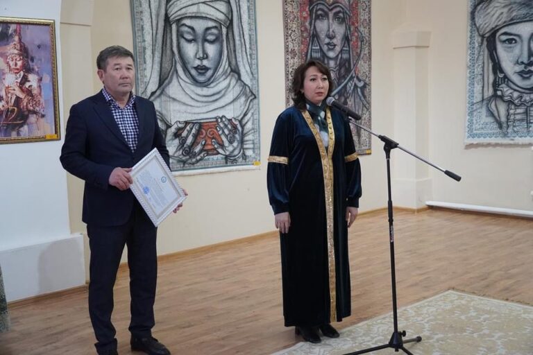 ӨНЕР КӨРМЕСІ ӨТУДЕ