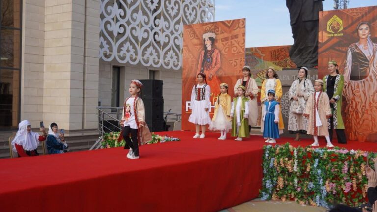ҚЫЗЫЛОРДАДА ҰЛТТЫҚ КИІМДЕРДІҢ СӘН ФЕСТИВАЛІ ӨТТІ
