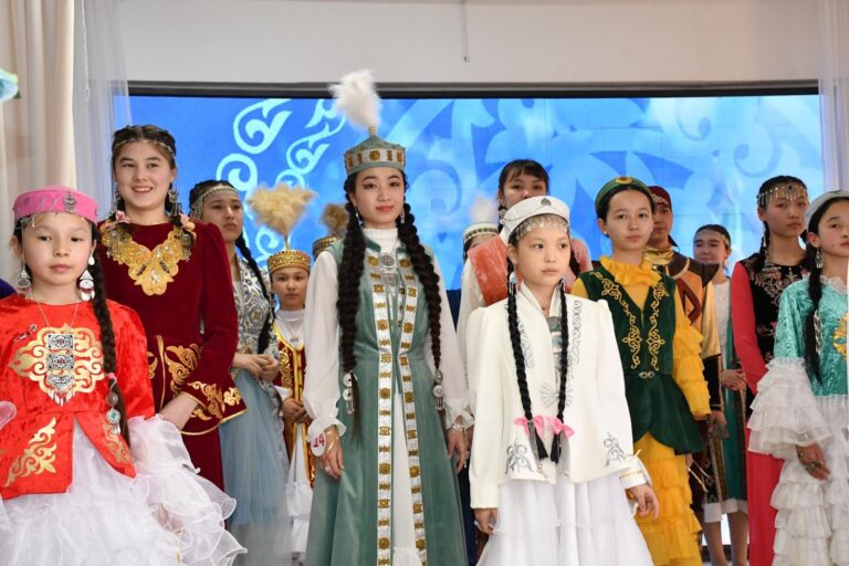 КӨКТЕМ ӨРНЕКТЕРІ ҰЛТТЫҚ КИІМДЕР БАЙҚАУЫ