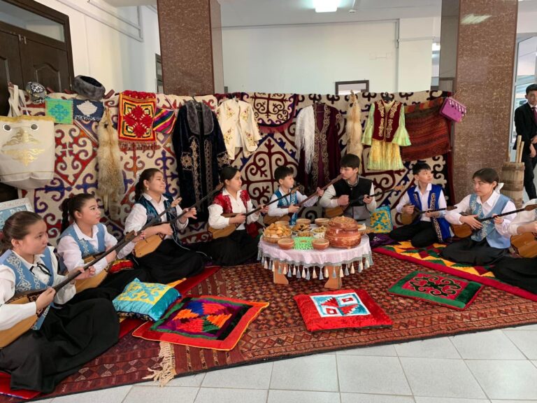 «ЖАУҚАЗЫН ЖҮРЕК» ШИЕЛІНІҢ ТӨРІНДЕ