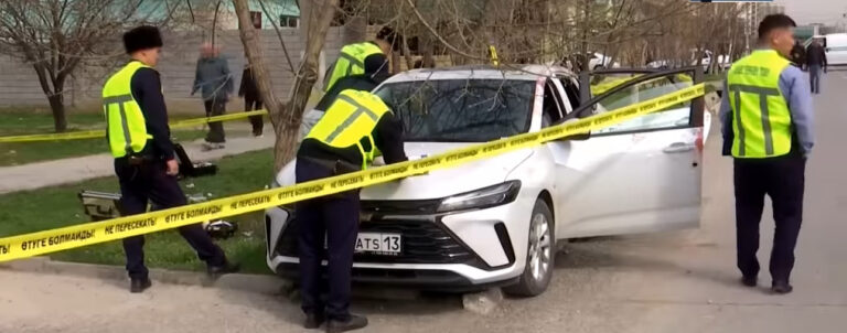 БҰРЫНҒЫ ӘЙЕЛІН КЕПІЛГЕ АЛЫП, ПЫШАҚ ЖАРАҚАТЫН САЛҒАН