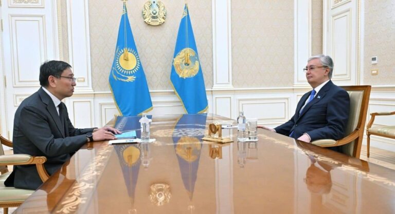 ПРЕЗИДЕНТ АЛМАТЫ ҚАЛАСЫНЫҢ ӘКІМІН ҚАБЫЛДАДЫ