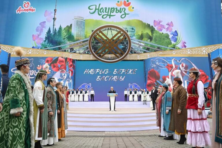ЕЛ ПРЕЗИДЕНТІ ҚАЗАҚСТАН ХАЛҚЫН НАУРЫЗ МЕРЕКЕСІМЕН ҚҰТТЫҚТАДЫ
