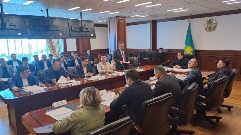 ӨҢІРЛІК КОМИССИЯНЫҢ КЕЗЕКТІ ОТЫРЫСЫ ӨТТІ