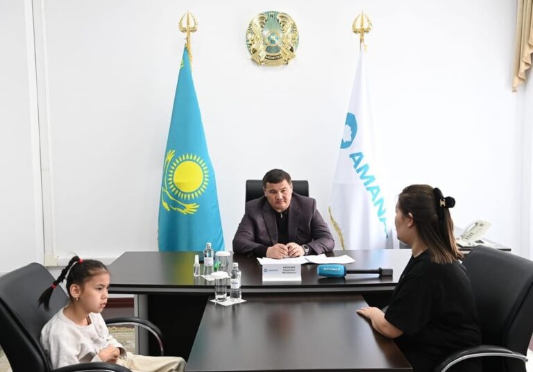 ОБЛЫС ӘКІМІ ТҰРҒЫНДАРДЫҢ ЖЕКЕ МӘСЕЛЕЛЕРІН ТЫҢДАДЫ