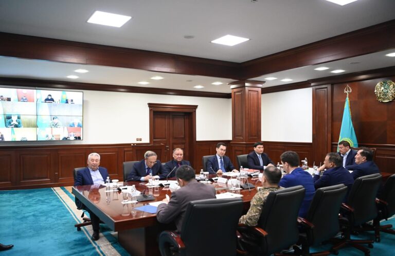 АЙМАҚ БАСШЫСЫ СУ ТАСҚЫНЫНАН ЗАРДАП ШЕККЕН ӨҢІРЛЕРГЕ КӨМЕК КӨРСЕТУ ЖҰМЫСТАРЫН ҰЙЫМДАСТЫРУДЫ ТАПСЫРДЫ
