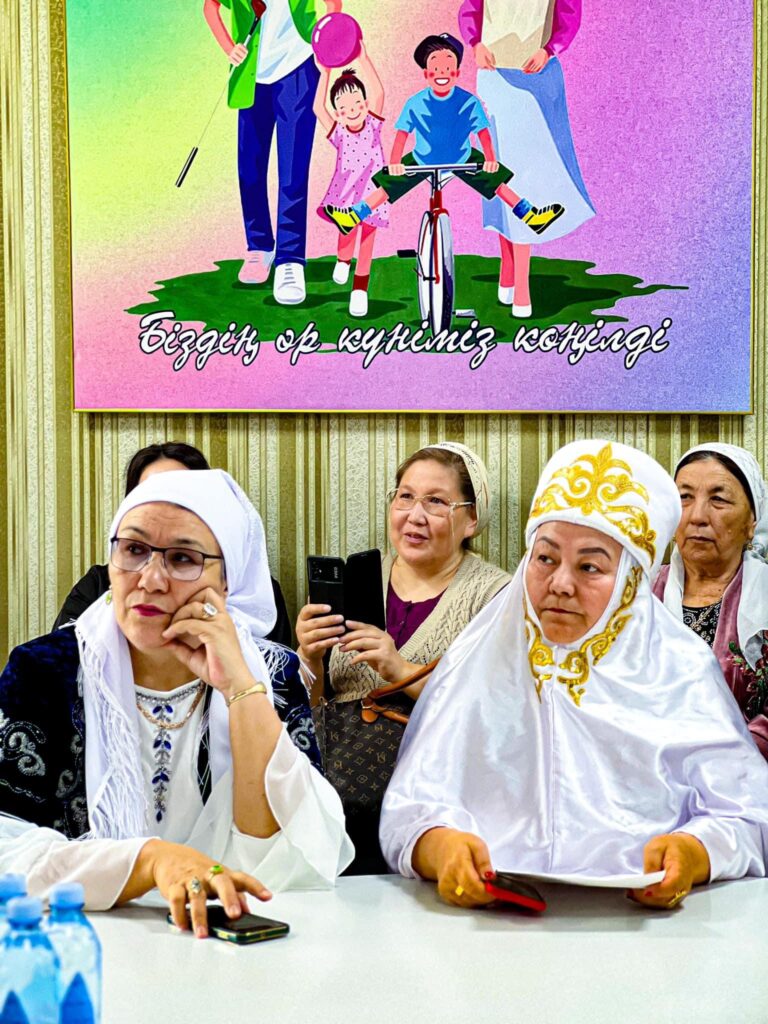 «ҚОҒАМДАҒЫ ӘЙЕЛ МӘРТЕБЕСІ» ТАҚЫРЫБЫНДА АШЫҚ АЛАҢ ӨТТІ