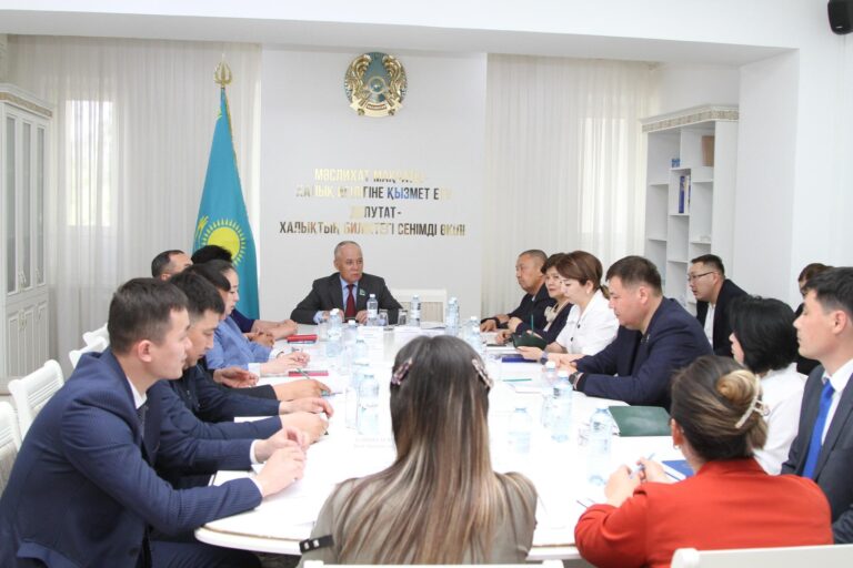ҚАЛАЛЫҚ МӘСЛИХАТТЫҢ ТҰРАҚТЫ КОМИССИЯЛАРЫНЫҢ БІРЛЕСКЕН ОТЫРЫСЫ ӨТТІ