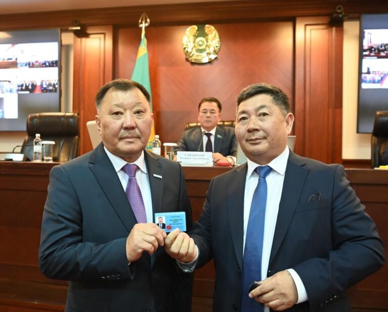 ОБЛЫСТЫҚ МӘСЛИХАТ ТӨРАҒАСЫ БОЛЫП МҰРАТ ТІЛЕУІМБЕТОВ САЙЛАНДЫ