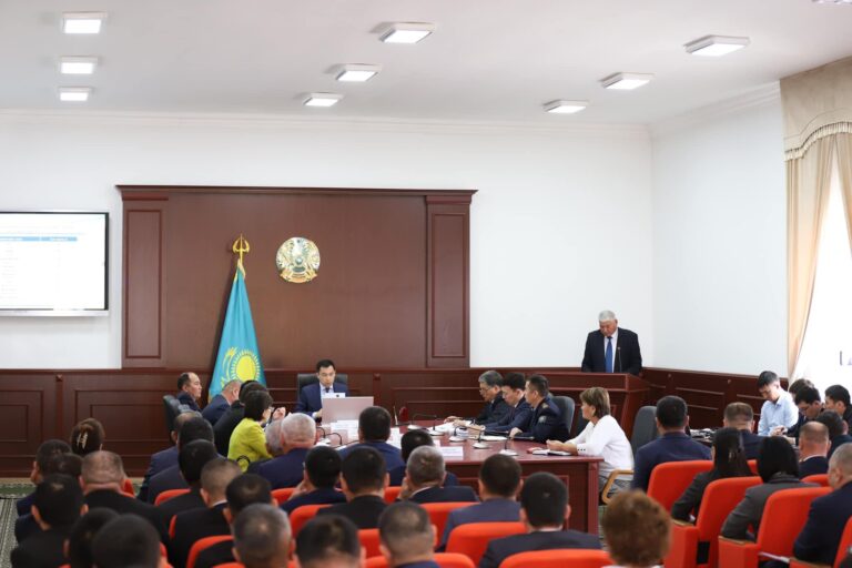 АУДАН ӘКІМІНІҢ ТӨРАҒАЛЫҒЫМЕН АППАРАТТЫҚ МӘЖІЛІС ӨТТІ