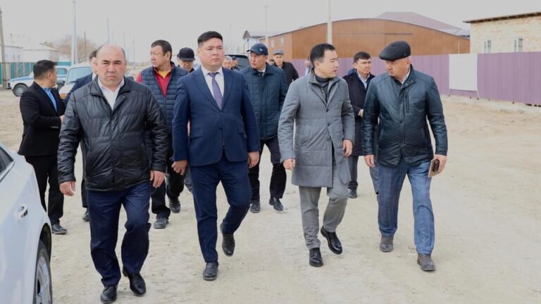 ЕЛДІ МЕКЕНДЕРДЕГІ ЭЛЕКТР ЖЕЛІЛЕРІН ҚАЙТА ЖАҢАРТУ ЖҰМЫСТАРЫ ЖАЛҒАСУДА