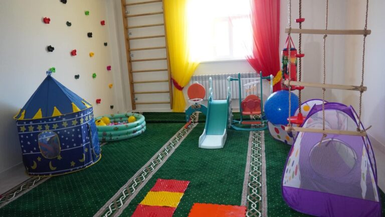АРАЛДА ЕРЕКШЕ БАЛАЛАРҒА АРНАЛҒАН ИНКЛЮЗИВТІ ЖАҢА БӨБЕКЖАЙ АШЫЛАДЫ