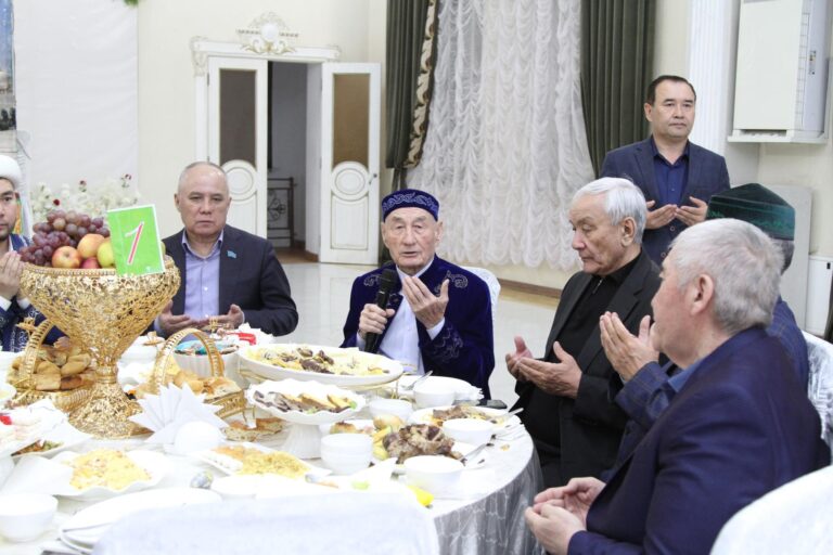 ҚАЛАЛЫҚ МӘСЛИХАТ ДЕПУТАТТАРЫ АУЫЗАШАР БЕРДІ