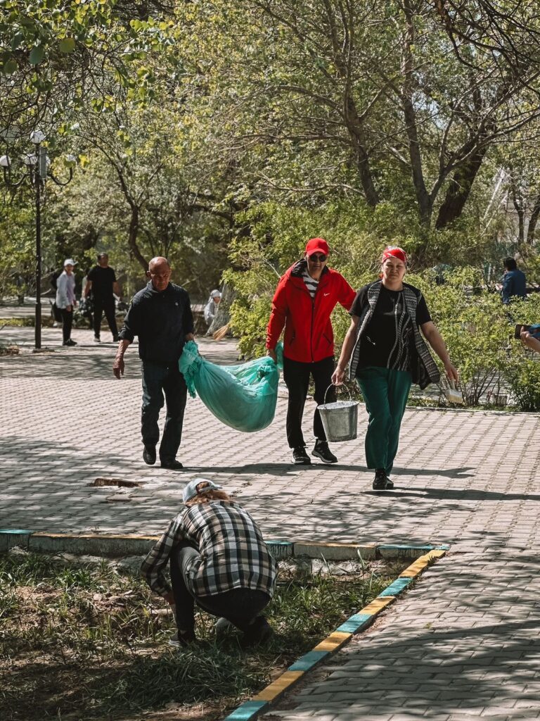 ЖАСЫЛ АЙМАҚ: ҚЫЗЫЛОРДАЛЫҚ ҚОҒАМДЫҚ ҰЙЫМДАР МЕН БІЛІМ САЛАСЫ ӨКІЛДЕРІ АКЦИЯДА БЕЛСЕНДІЛІК ТАНЫТТЫ