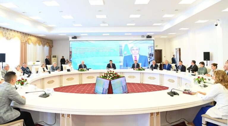 ҚАЗАҚСТАН ХАЛҚЫНЫҢ БІРЛІГІ МЕРЕКЕСІНЕ ОРАЙ «БІРЛІК. ЖАСАМПАЗДЫҚ. ӨРЛЕУ» АТТЫ КЕЗДЕСУ ӨТТІ