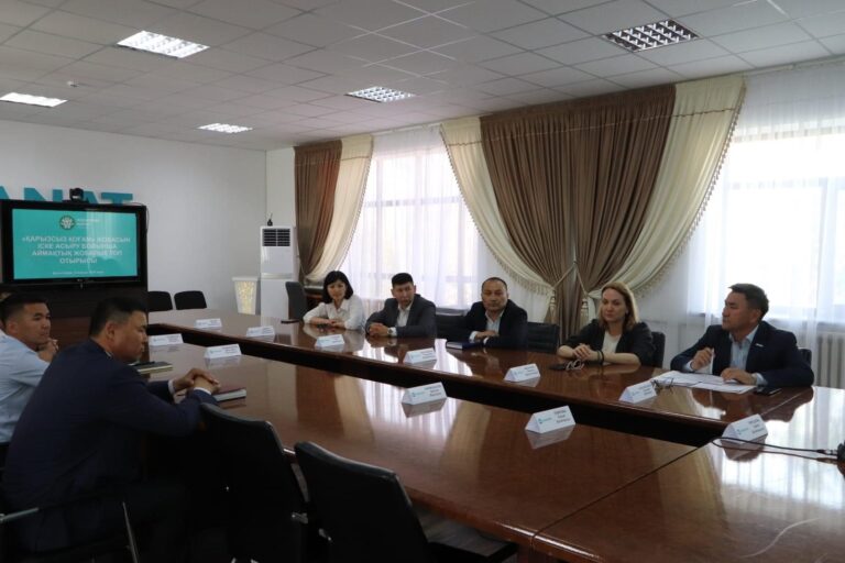 «ҚАРЫЗСЫЗ ҚОҒАМ» ЖОБАСЫН ІСКЕ АСЫРУ БОЙЫНША ЖҰМЫСШЫ ТОП ОТЫРЫСЫ ӨТТІ