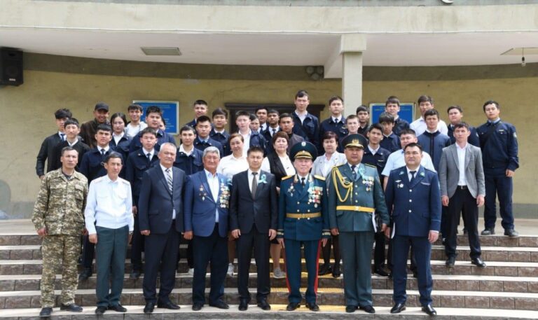 МЕРЕКЕГЕ ОРАЙ СТУДЕНТ ЖАСТАРМЕН КЕЗДЕСУ ӨТТІ
