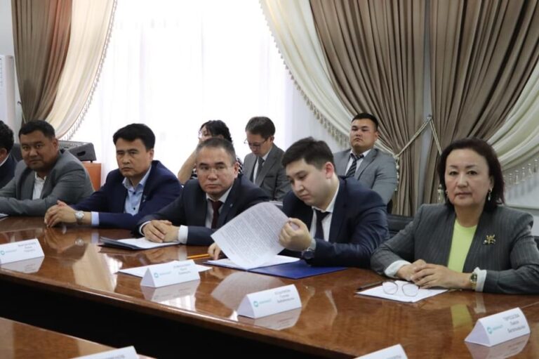 БІРЛЕСКЕН ОТЫРЫС ӨТТІ