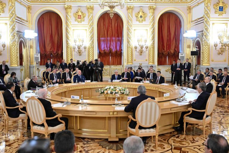ПРЕЗИДЕНТ ЭКОНОМИКАЛЫҚ КЕҢЕСТІҢ ОТЫРЫСЫНА ҚАТЫСТЫ