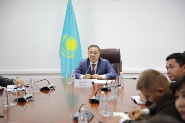 БАСҚАРМА БАСШЫСЫ ҚЫЗЫЛОРДА ҚАЛАСЫ МЕН АУДАНДАРДЫҢ БІЛІМ БӨЛІМДЕРІ ЖӘНЕ БІЛІМ БЕРУ ҰЙЫМДАРЫНЫҢ БАСШЫЛАРЫМЕН ЖИНАЛЫС ӨТКІЗДІ