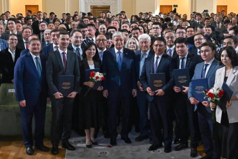 СЫР ҒАЛЫМДАРЫ ПРЕЗИДЕНТПЕН КЕЗДЕСТІ