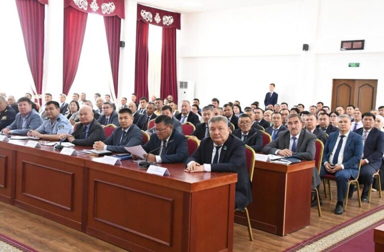АУДАН ӘКІМІ МӘДЕНИЕТ ЖӘНЕ СПОРТ САЛАЛАРЫНЫҢ ЖҰМЫСЫН ҚАТАҢ СЫНҒА АЛДЫ