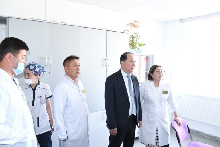 АУДАН ӘКІМІ ӘЙТЕКЕ БИ КЕНТІНДЕГІ НЫСАНДАРДЫ АРАЛАДЫ