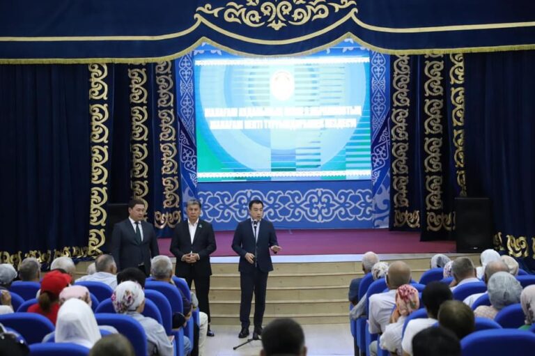 ЖАЛАҒАШ КЕНТІ ТҰРҒЫНДАРЫМЕН КЕЗДЕСУ ӨТТІ