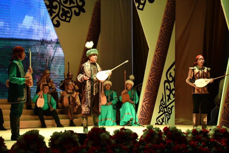 КҮМБІРЛЕГЕН ҮННІҢ КЕРЕМЕТІ ДӘРІПТЕЛДІ