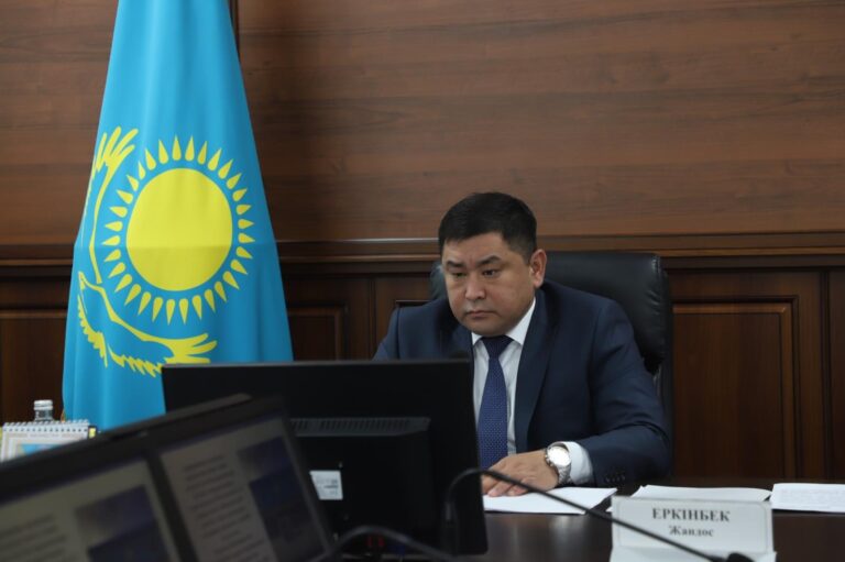 МЕМЛЕКЕТТІК РӘМІЗДЕР ЖӨНІНДЕГІ КОМИССИЯ ОТЫРЫСЫ ӨТТІ