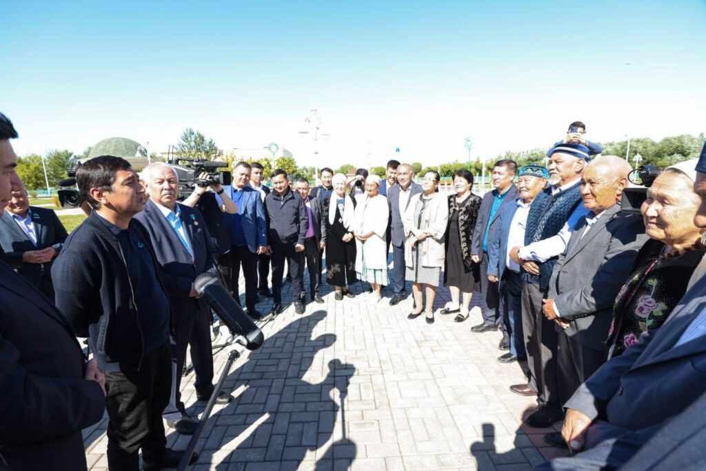 ХАЛЫҚТЫҚ ШТАБ ӨКІЛДЕРІ ҚОС АУЫЛ ТҰРҒЫНДАРЫМЕН КЕЗДЕСТІ