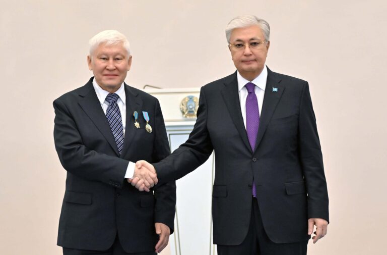 “ҚАЗАҚСТАННЫҢ ЕҢБЕК ЕРІ” АТАҒЫ БЕРІЛДІ