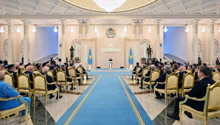 ПРЕЗИДЕНТ ЖАРЛЫҒЫМЕН БІР ТОП АЗАМАТ МАРАПАТТАЛДЫ