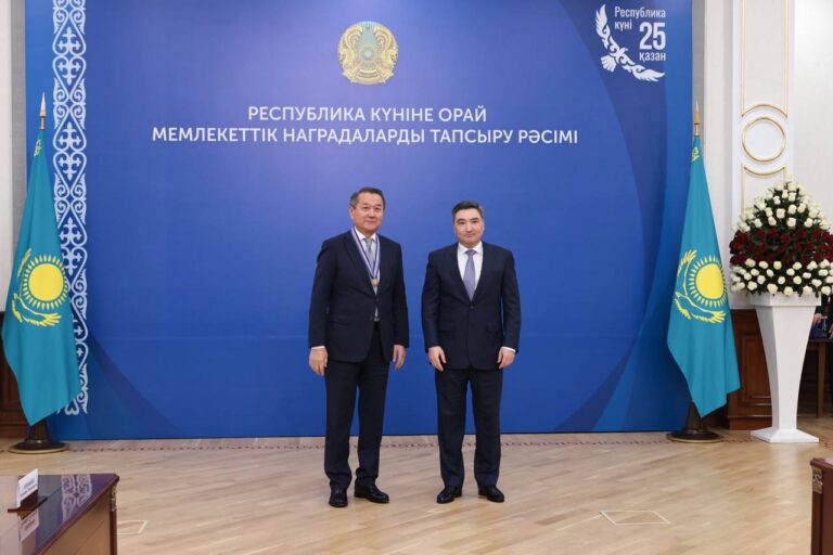 ҮКІМЕТ БАСШЫСЫ МЕМЛЕКЕТТІК НАГРАДАЛАРДЫ ТАБЫС ЕТТІ