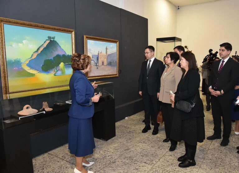 АСТАНАДА ҚР ҰЛТТЫҚ МУЗЕЙІНДЕ «СЫР ӨҢІРІ — ТҮРКІ ӨРКЕНИЕТІНІҢ АЛТЫН БЕСІГІ» АТТЫ ЖЫЛЖЫМАЛЫ КӨРМЕСІНІҢ АШЫЛУЫ ӨТТІ