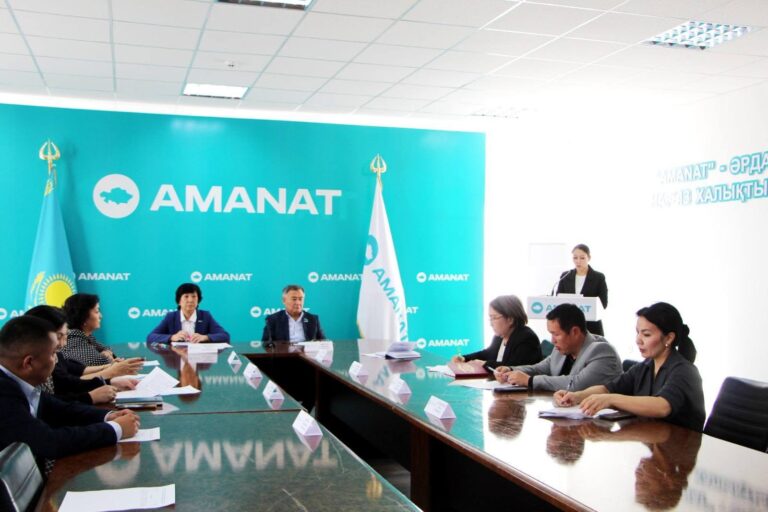 CАЛАУАТТЫ ӨМІР САЛТЫН НАСИХАТТАУ МЕН ЖҰҚПАЛЫ АУРУЛАРДЫҢ АЛДЫН АЛУ МӘСЕЛЕЛЕРІ ТАЛҚЫЛАНДЫ