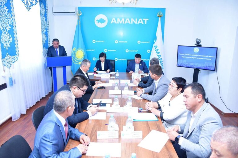 АЙМАҚТЫҚ КЕҢЕСТІҢ КӨШПЕЛІ ОТЫРЫСЫ ӨТТІ