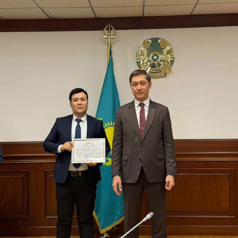 СЫР ЕЛІНДЕГІ ҒАСЫРЛЫҚ МЕРЕЙТОЙ, ҚАЛА КҮНІ МЕН «АЛТЫН КҮЗ — 2025» МЕРЕКЕЛЕРІНЕ ҮЛЕС ҚОСҚАН САЛА ӨКІЛДЕРІ МАРАПАТТАЛДЫ