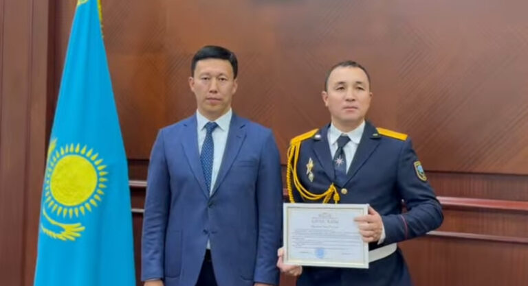 ҚҰТҚАРУШЫЛАР КҮНІ — ЕРЛІК ПЕН ҚАЙСАРЛЫҚТЫҢ МЕРЕКЕСІ